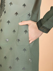 Shaded Green Kurta with Thread Sequence Embroidered Work