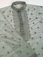 Shaded Green Kurta with Thread Sequence Embroidered Work