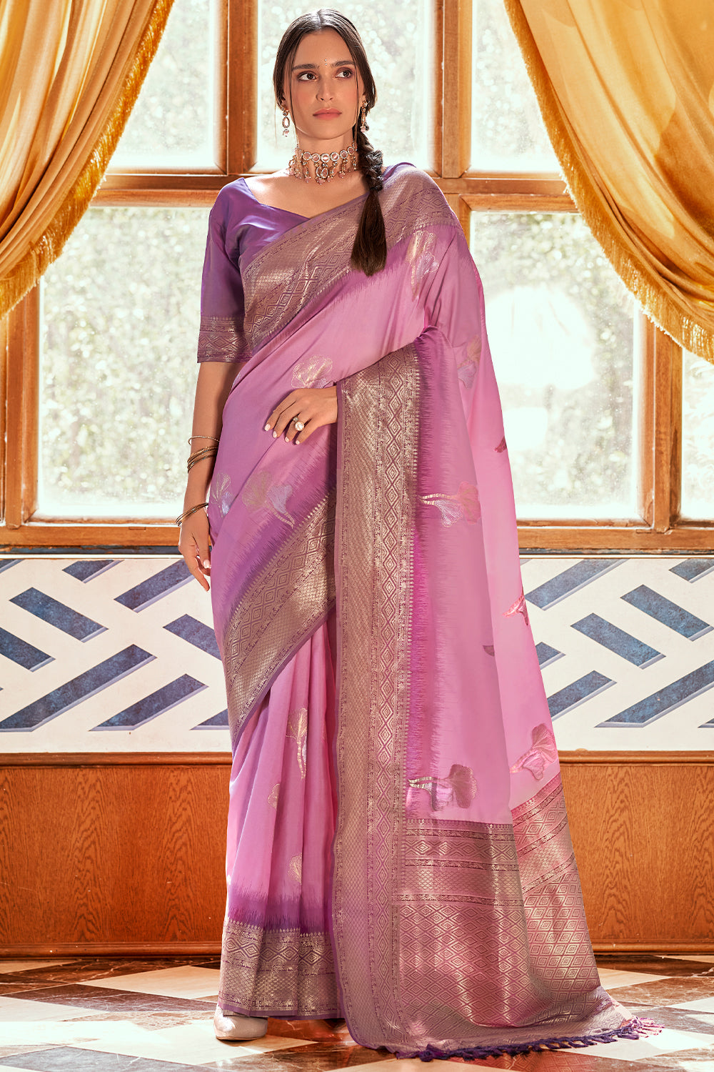 Designer contrasting Purple exclusive woven silk saree with pure weaving silk, zari woven butta and contrast border pallu