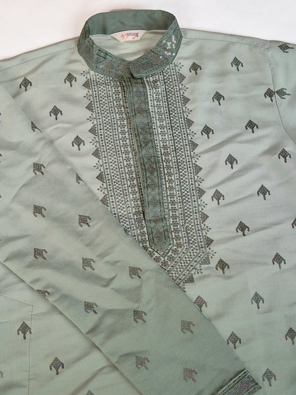 Shaded Green Kurta with Thread Sequence Embroidered Work