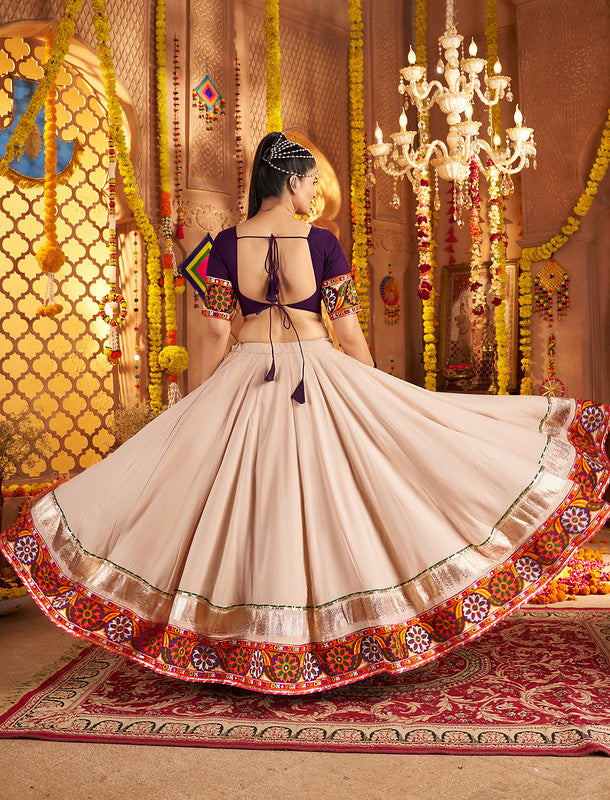 Off white Lehenga with Contrast Dupatta