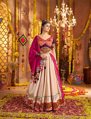 Off white Lehenga with Contrast Dupatta