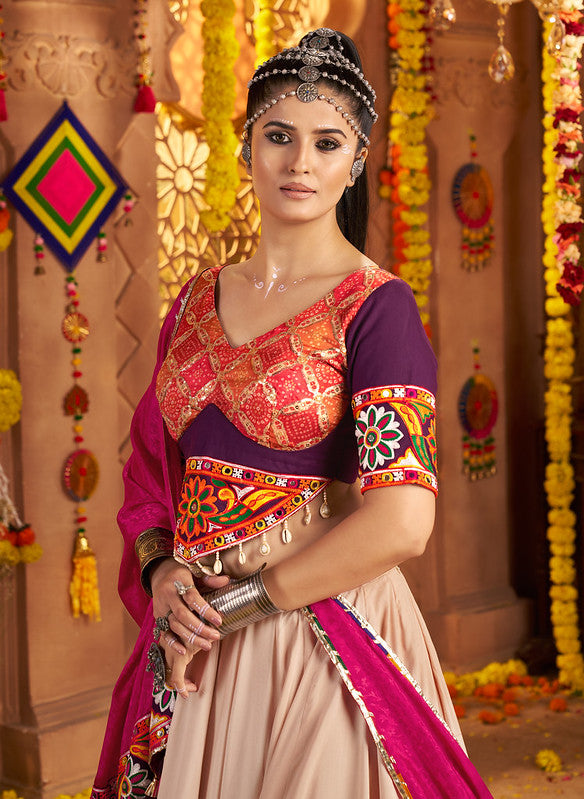 Off white Lehenga with Contrast Dupatta