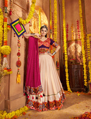 Off white Lehenga with Contrast Dupatta